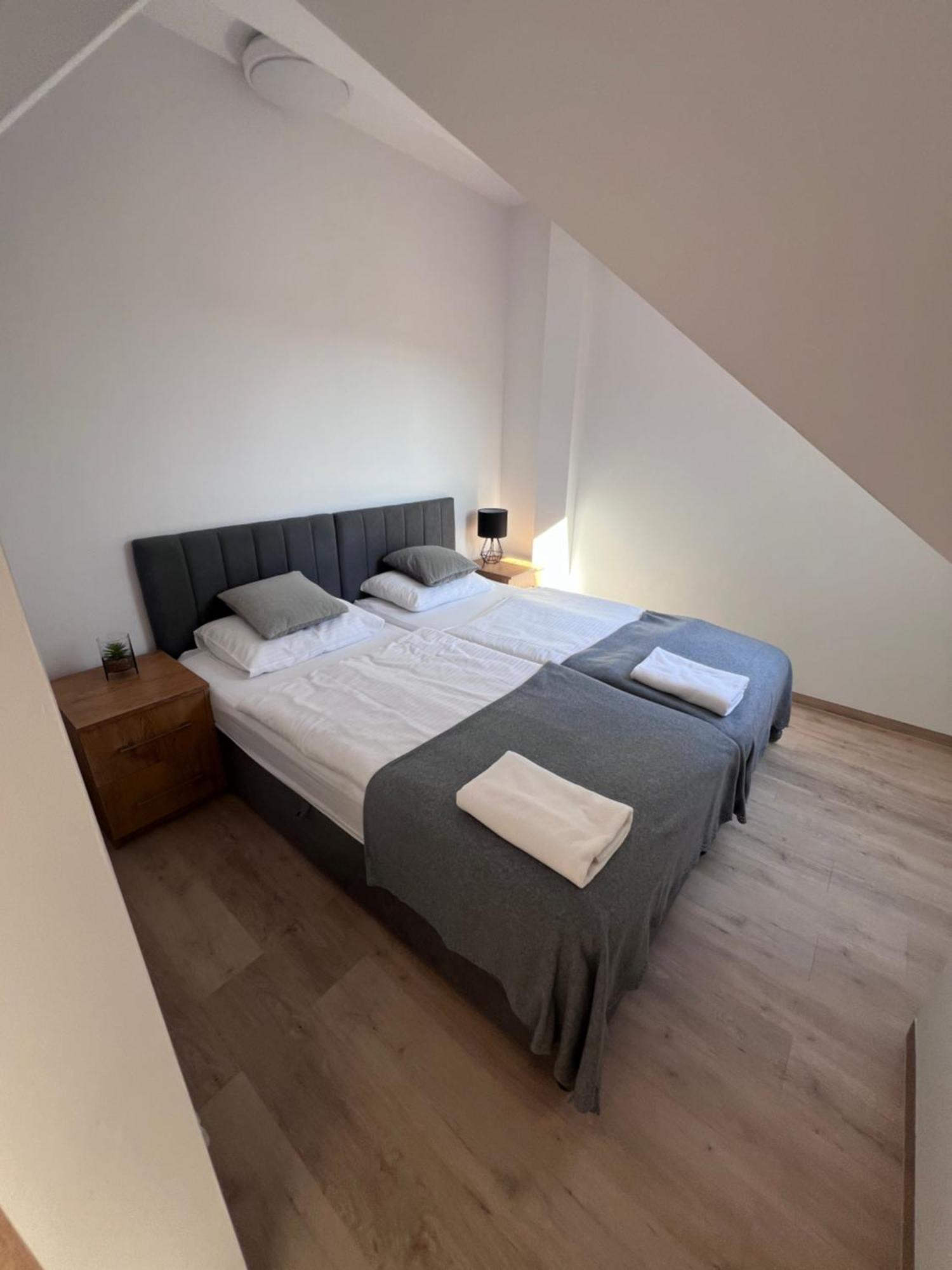 Apartamenty Divemed 耶莱尼亚古拉 外观 照片